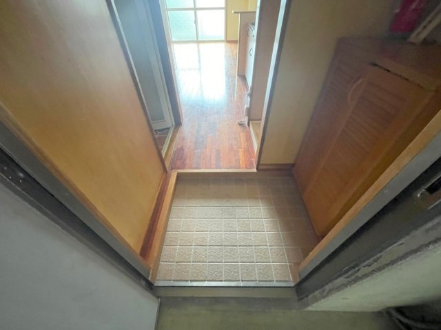 玄関　※別部屋の写真になっております