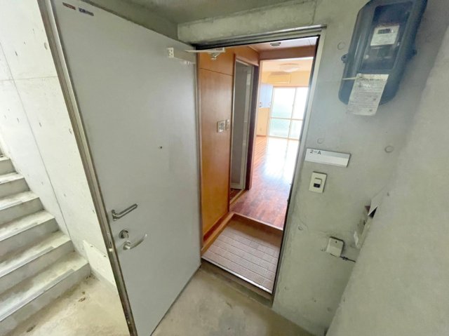 玄関　※別部屋の写真になっております