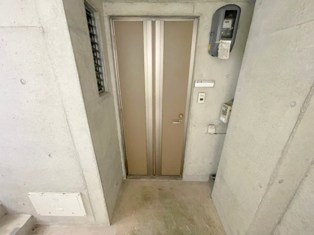 玄関　※別部屋の写真になっております