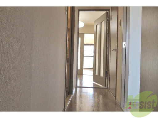 玄関　玄関からはこんな感じ。３ＤＫってやっぱ広いなー。