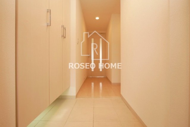 玄関　同マンション別部屋：参考写真