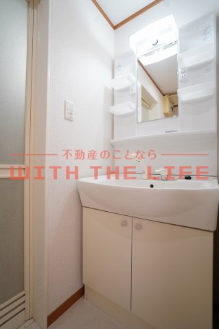 洗面設備　朝の支度にも助かる、独立の洗髪洗面化粧台