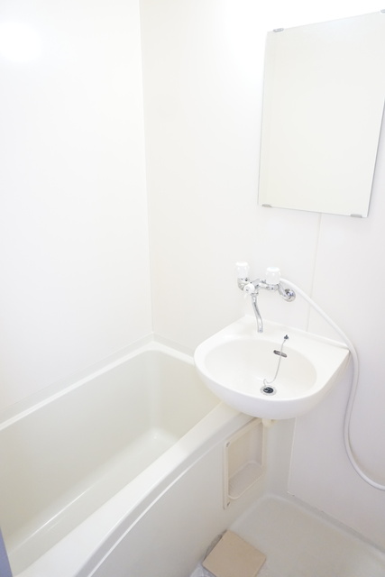 バス・シャワールーム　※同タイプ参考写真