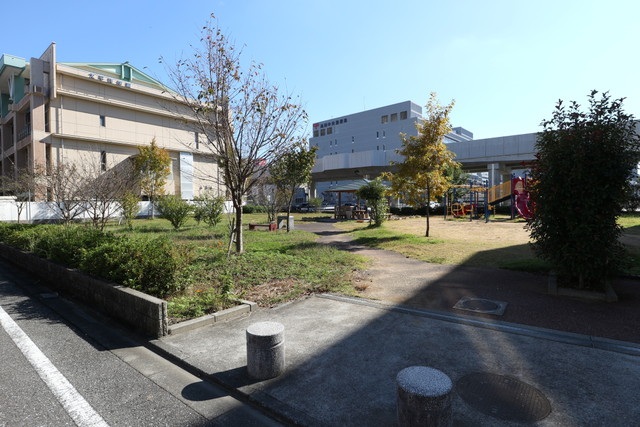 郵便局　高知中央郵便局（郵便局）まで458m