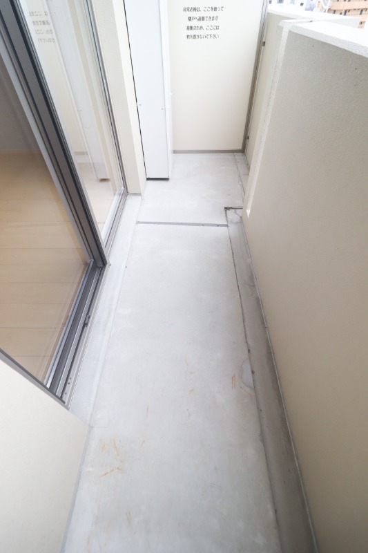 バルコニー　図面と現状に相違がある場合には現状を優先