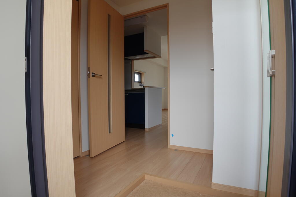 玄関　他号室モデル