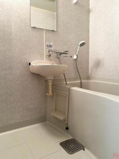 バス・シャワールーム　※別号室の写真です