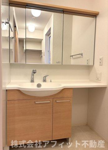 洗面設備　洗髪洗面化粧台