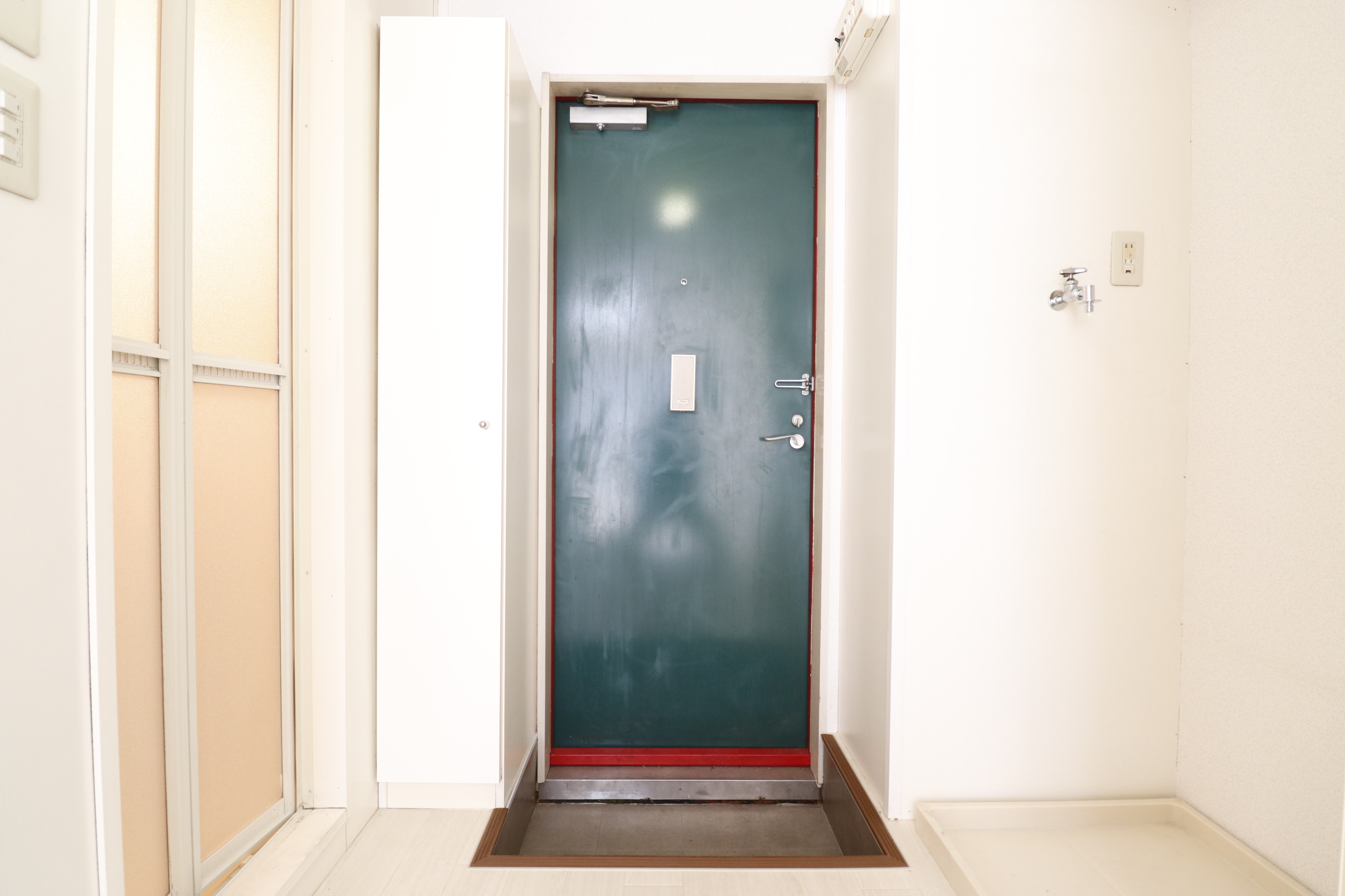 玄関　靴箱付き玄関です♪