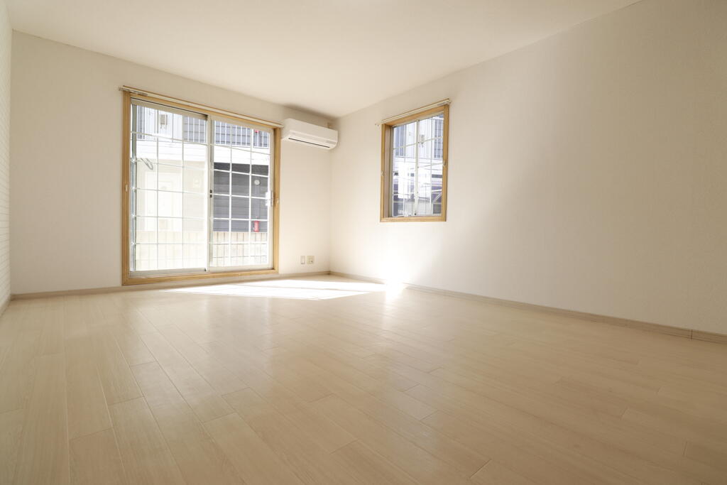 居室・リビング　日当たりの良いリビングです♪