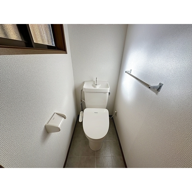 トイレ　温水洗浄便座のトイレ