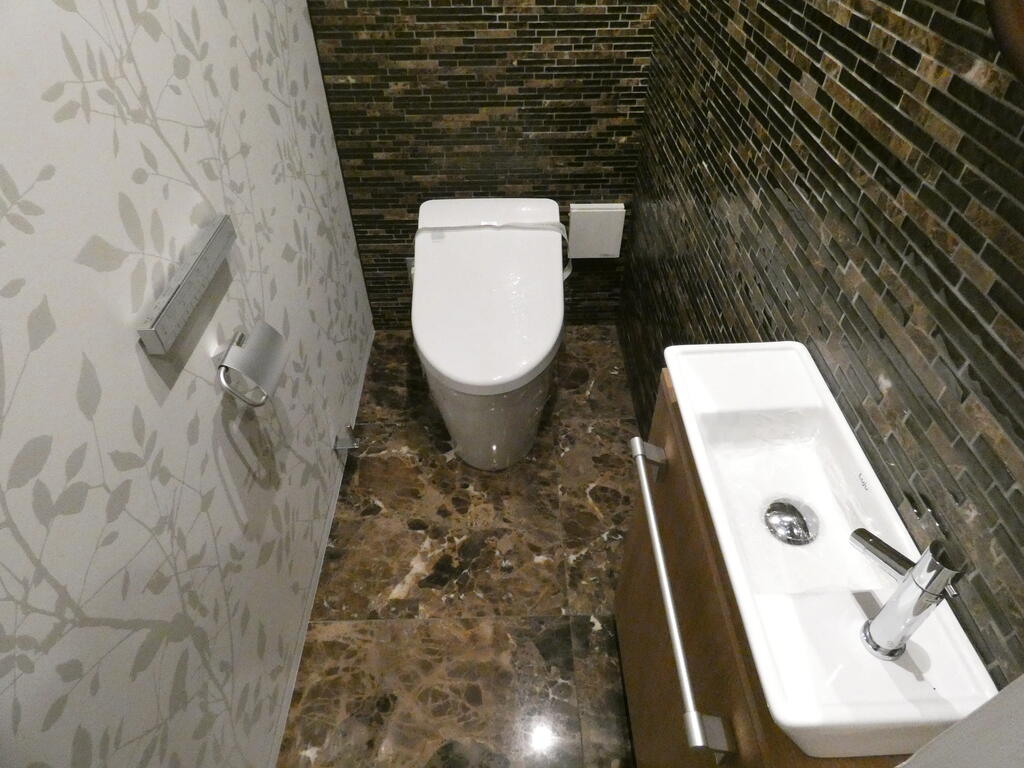 トイレ　トイレ