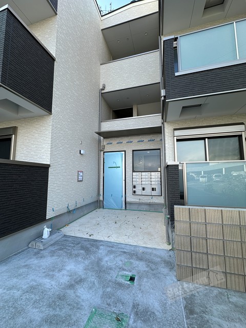 エントランス　オートロック付きで部外者シャットアウト♪