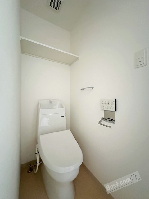 トイレ　温水洗浄便座付き♪