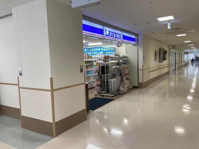 コンビニ　ローソン 福岡大学病院店（コンビニ）まで732m