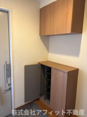 玄関　シューズボックス