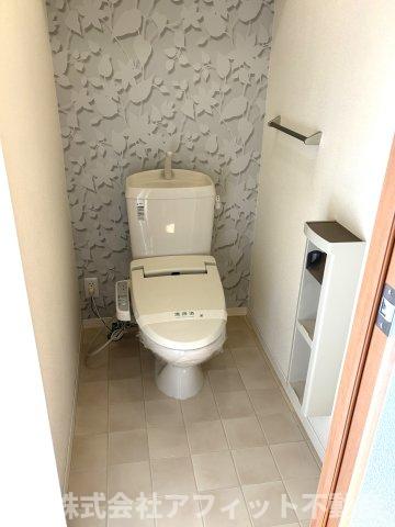 トイレ　温水洗浄暖房便座