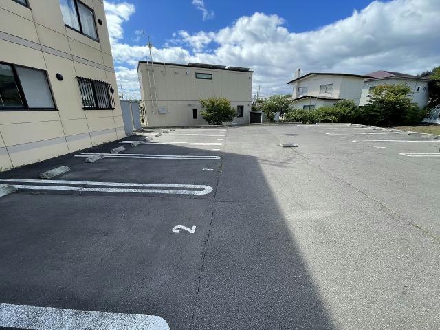駐車場　駐車場