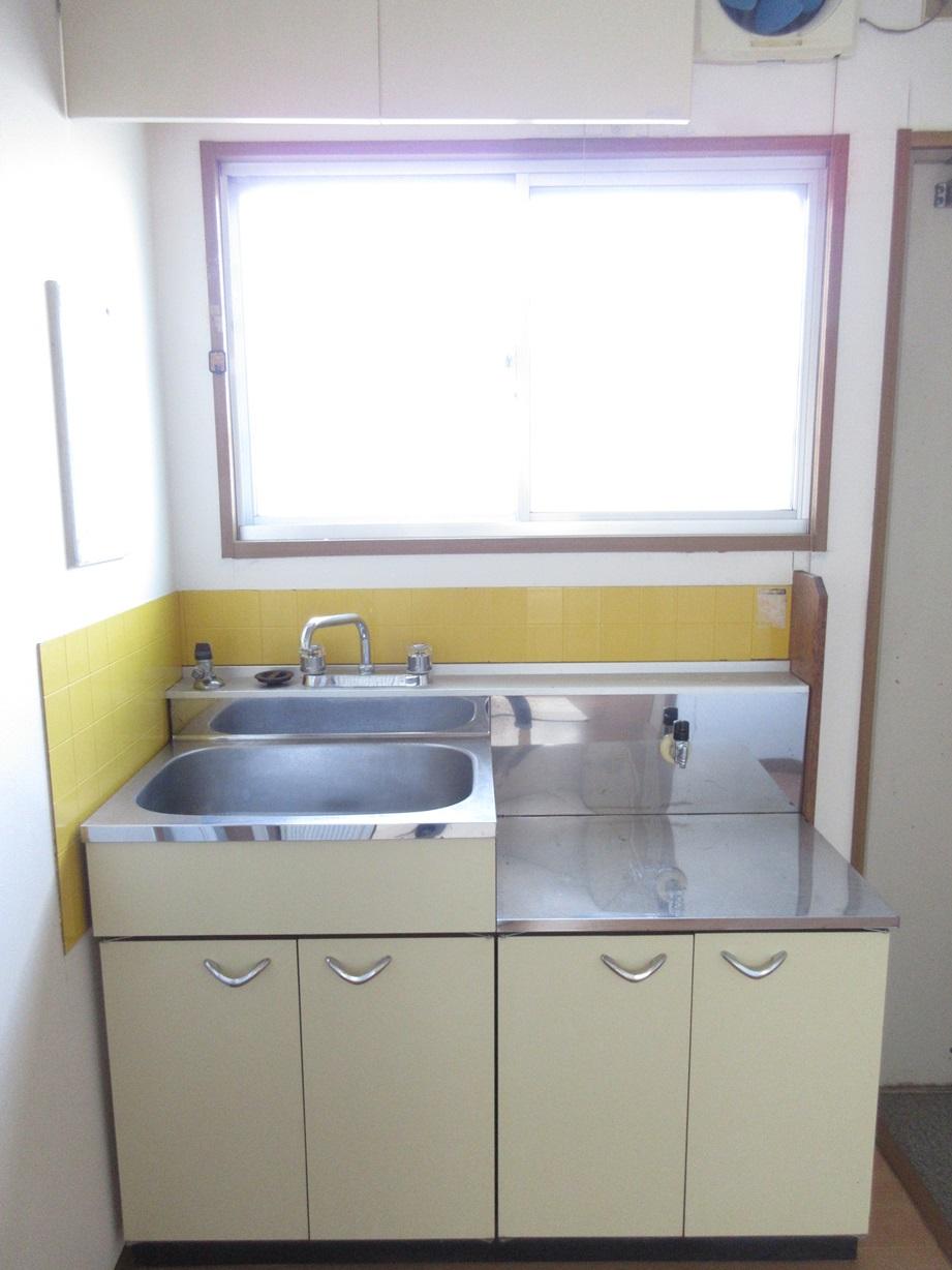 キッチン　ホワイトアベニュ