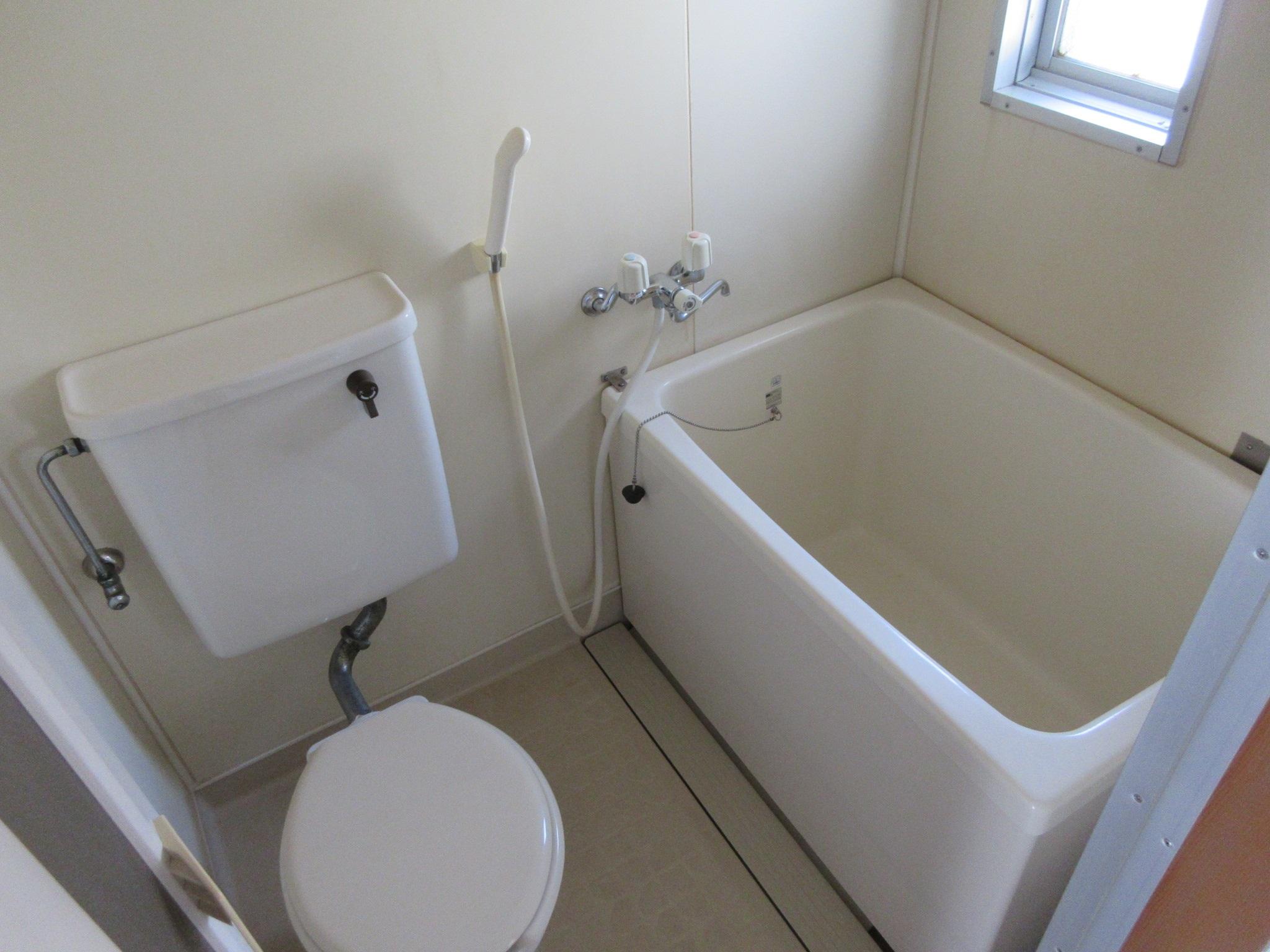 トイレ　ホワイトアベニュ