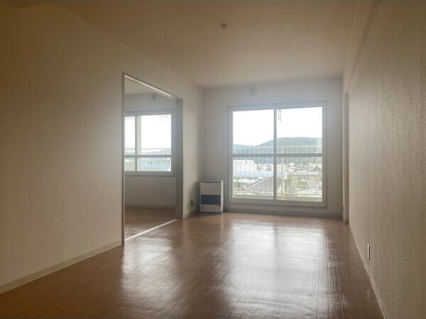 居室・リビング　※写真は別号室です。