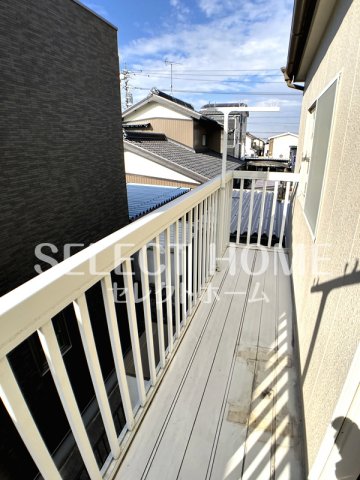 バルコニー　外からの目が気にならないバルコニーで洗濯物が干せます