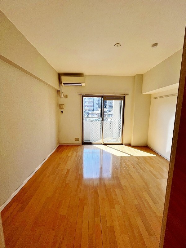 居室・リビング　★洋室8帖★