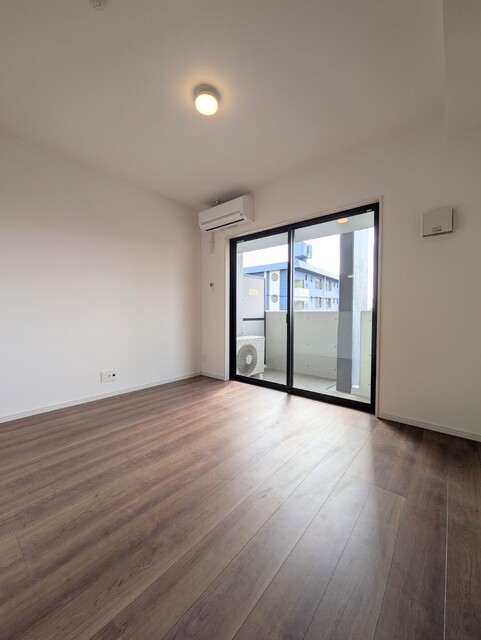 居室・リビング　※現在建築中　３０１号室モデルルームの写真です