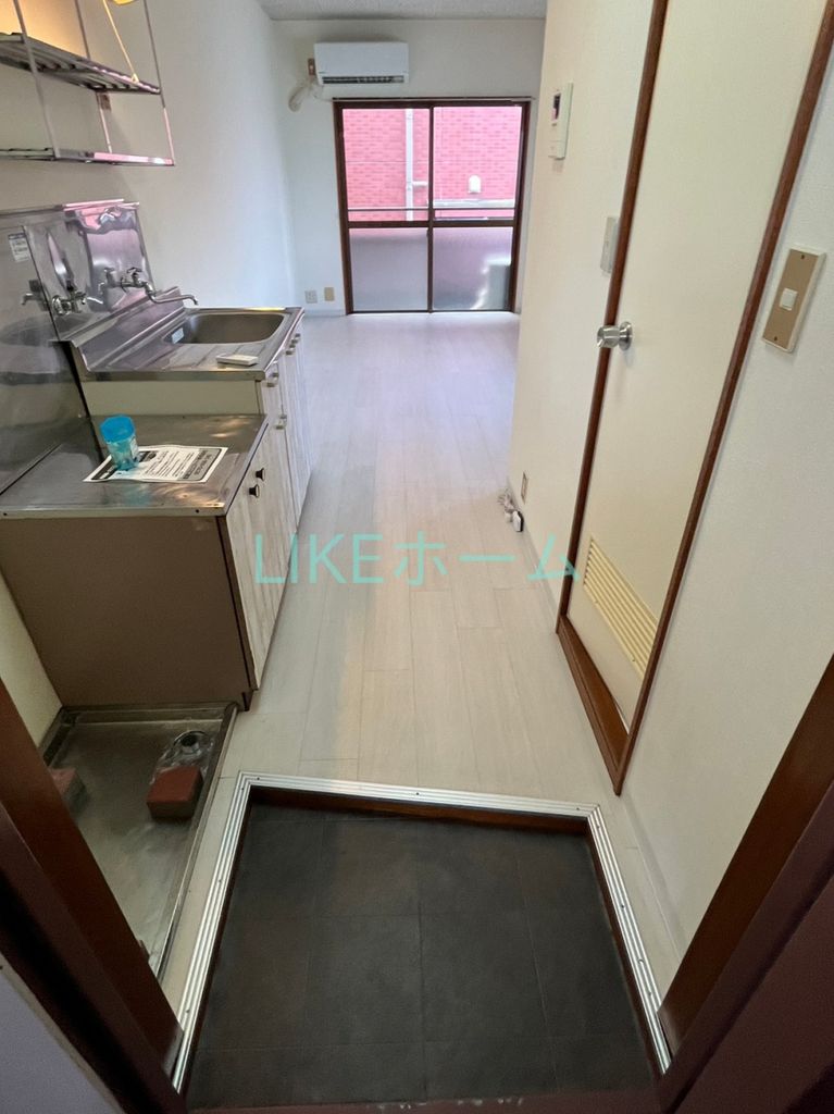 玄関　バルコニー