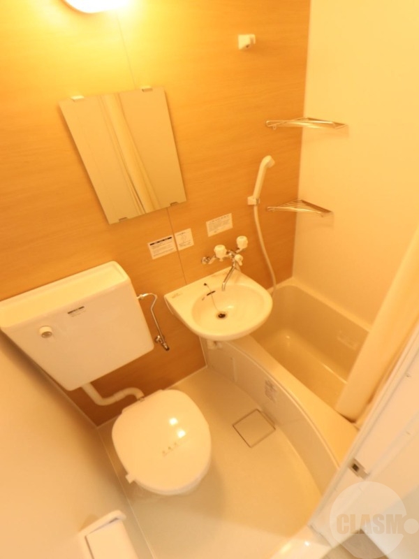 バス・シャワールーム　清潔感のあるバスルーム