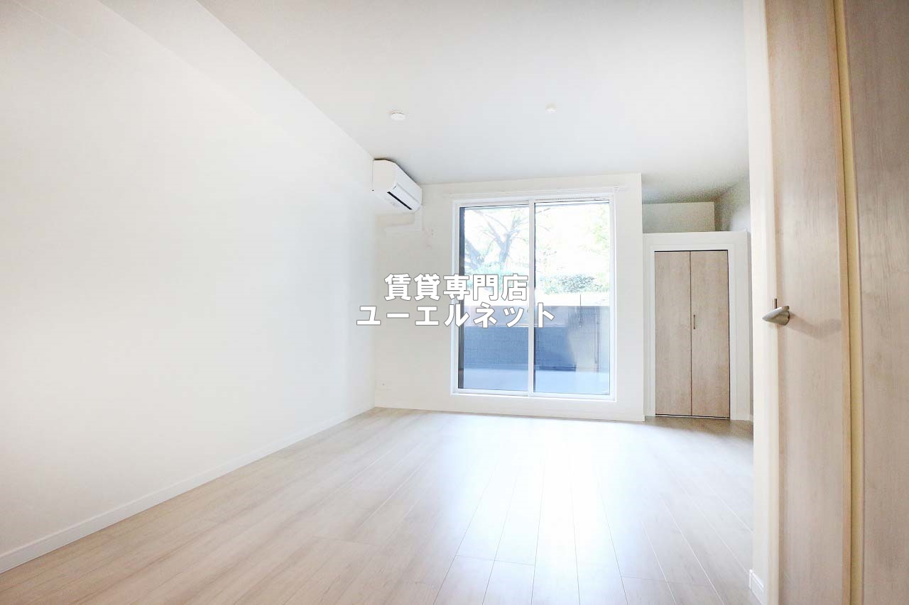 居室・リビング　ゆったりとくつろげる、落ち着きのある居室空間です