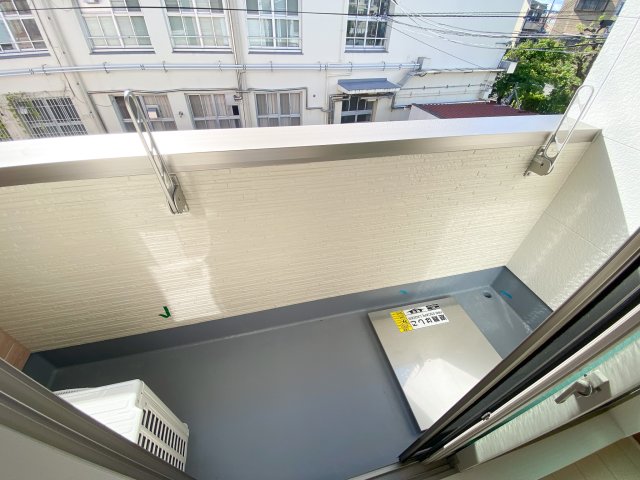 バルコニー　明るいバルコニーです