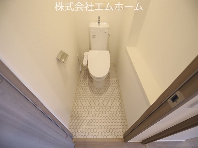 トイレ　温水洗浄便座（ウォシュレット）付トイレ