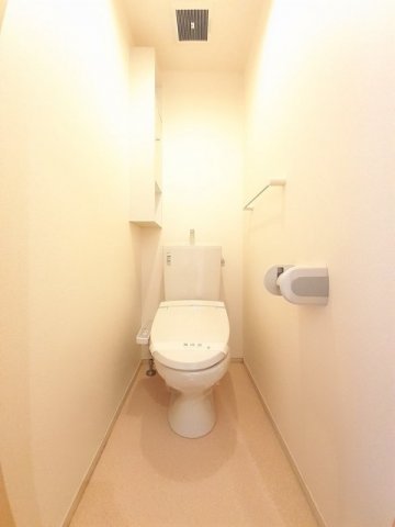 トイレ　清潔感のあるトイレです