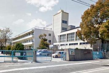 小学校　箕面市立豊川南小学校（小学校）まで438m