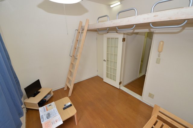 居室・リビング　ロフト付きの洋室です！