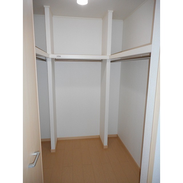 収納　ウォークインクローゼット