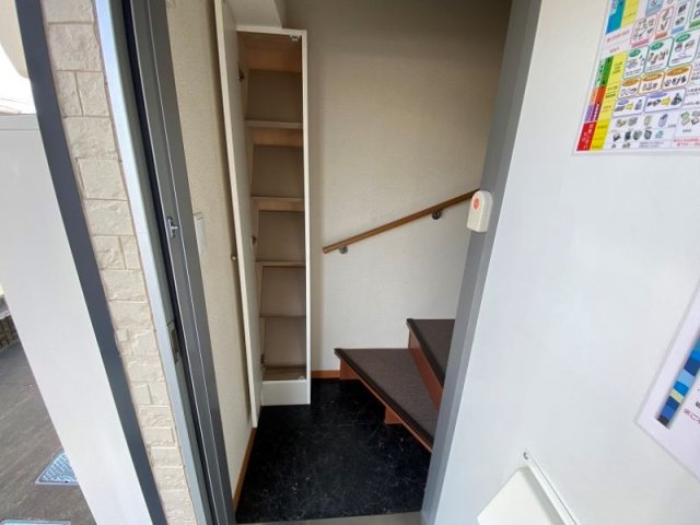 玄関　2Ｆ玄関