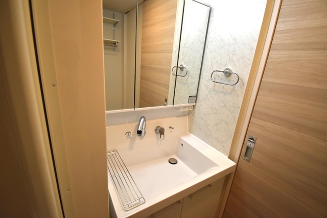 洗面設備　洗髪洗面化粧台