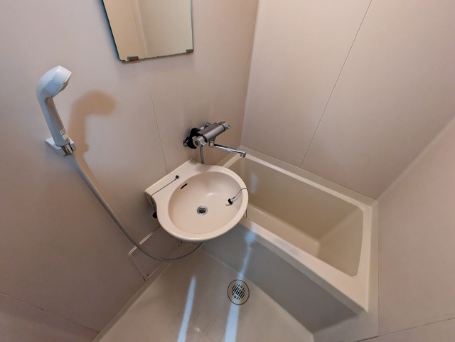 バス・シャワールーム　快適なバストイレ別