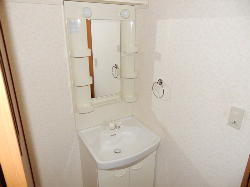 洗面設備　シャワー付独立洗面台