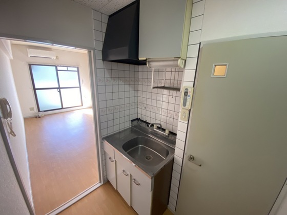 キッチン　※別部屋の写真です