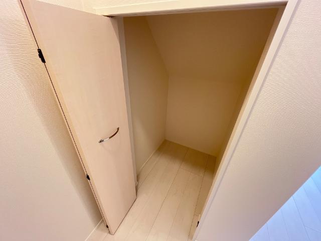 収納　階段下収納（イメージ）