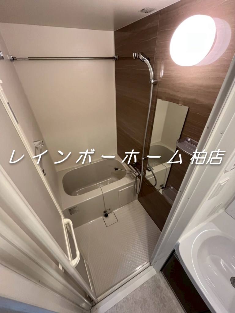 バス・シャワールーム　日々の疲れを癒すお風呂付です ※現況優先になります。