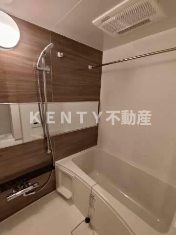 バス・シャワールーム　落ち着いた空間のお風呂です