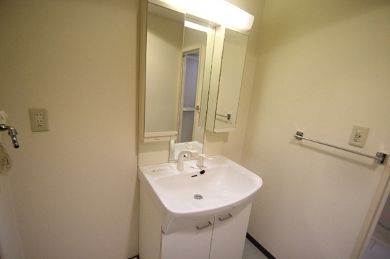 洗面設備　※別部屋の写真です