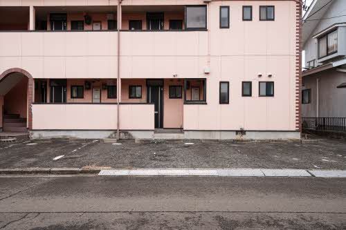 建物外観　駐車場