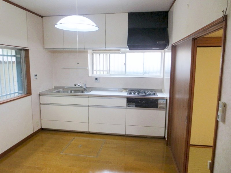 居室・リビング　ＤＫ６帖　和室６帖続き間で広々利用も駅ます　参考写真