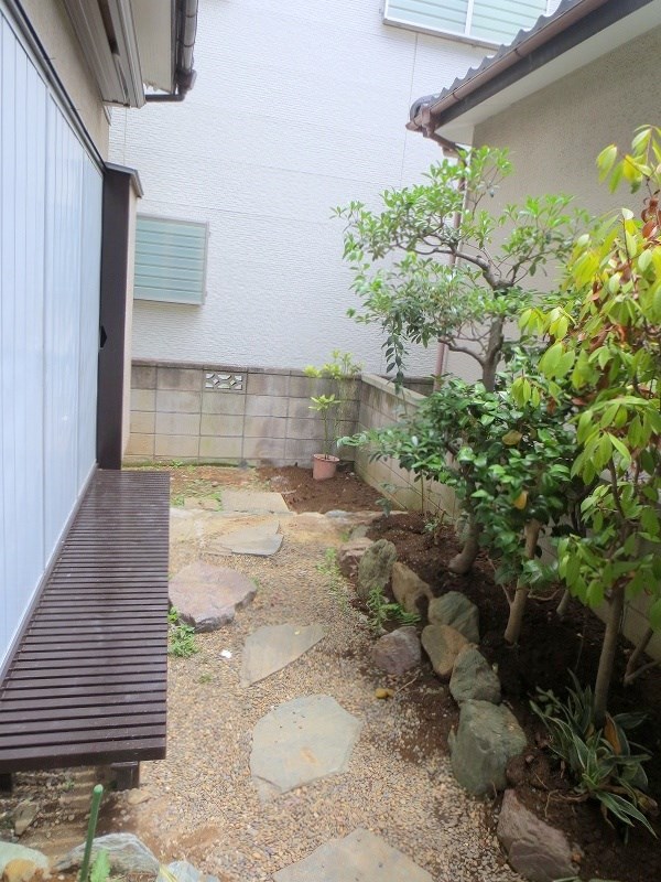 庭　南側庭あり　小さなガーデニングも楽しめます　参考写真