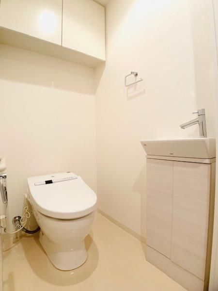 トイレ　別タイプ部屋　参考写真です